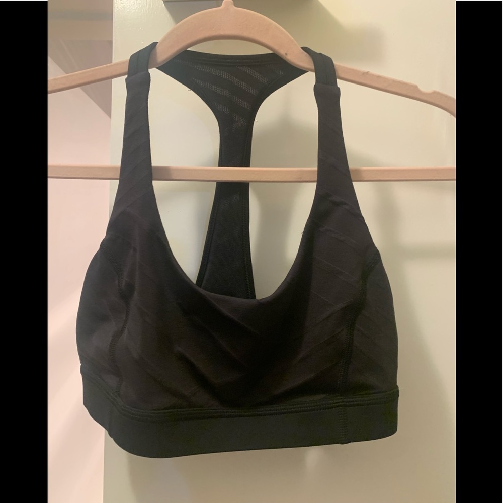 Lululemon sports bra size 6